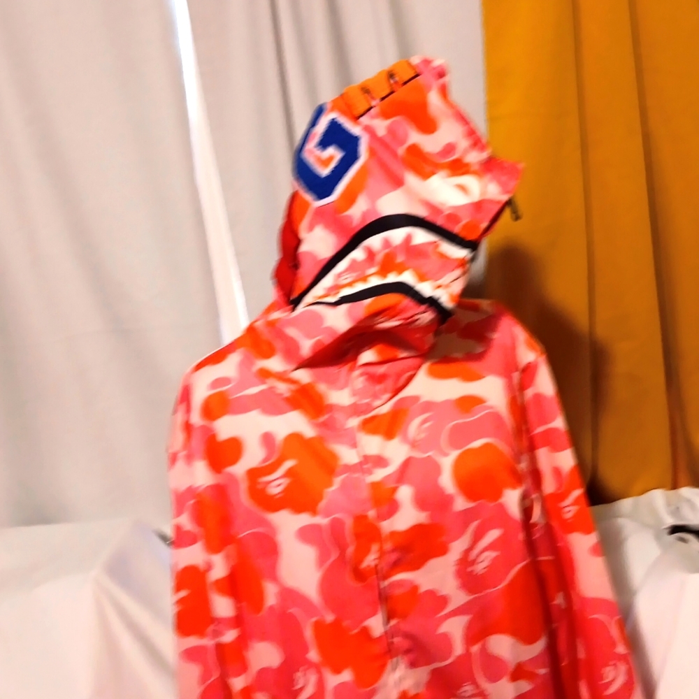 WOMENS JAWS HOODIE CAMO SIZE  X LARGE